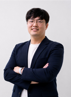 부대표/COO 김무섭